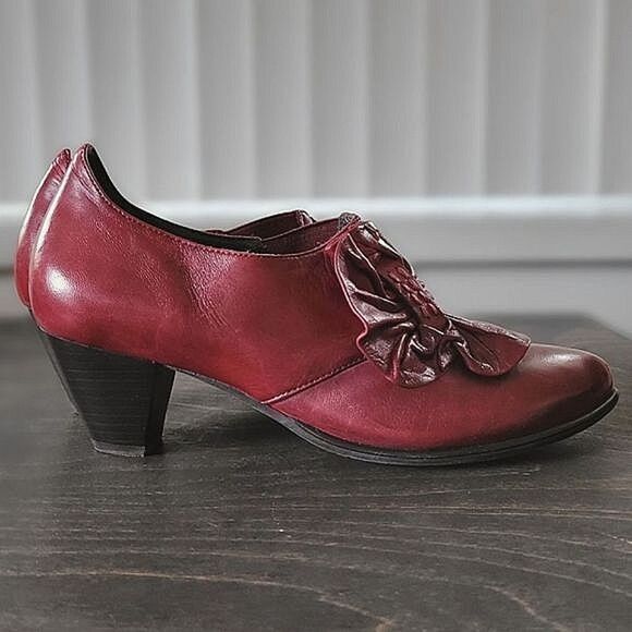 Vtg wine leather cone heel bow pumps - Picture 2 of 11